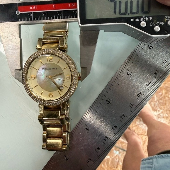 Michael Kors Parker‎ MK5089 Gold Tone Crystal Watch MOP Dial New Battery